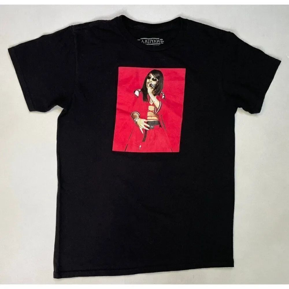Aaliyah Graphic T-shirt Women Small Black Short Sleeve Music